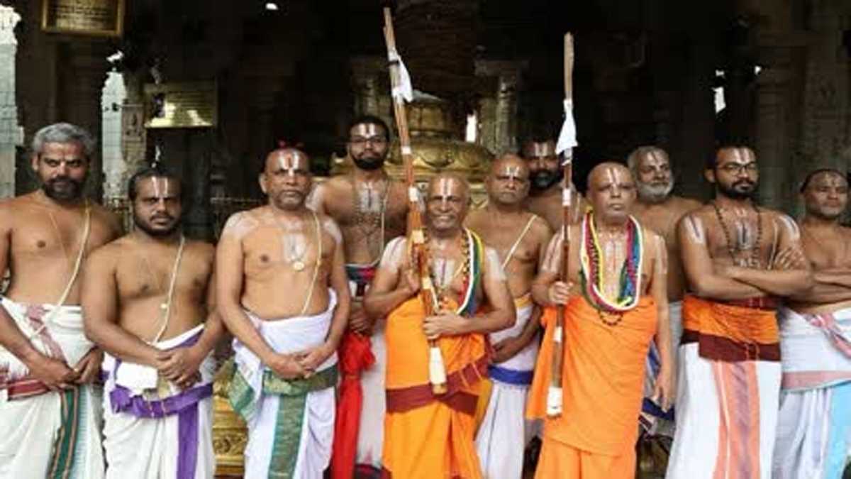 तिरुपति लड्डू विवाद के बाद देश में हिंदू मंदिरों को सरकारी कंट्रोल से फ्री करने का शोर क्यों?